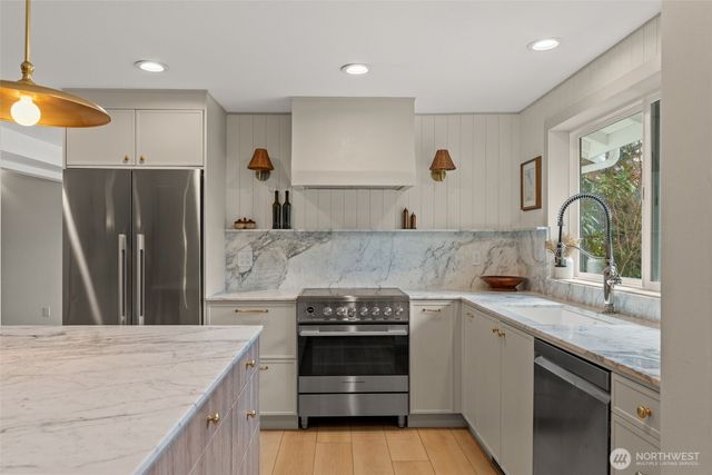 15919 NE 165th Street, Woodinville, WA 98072