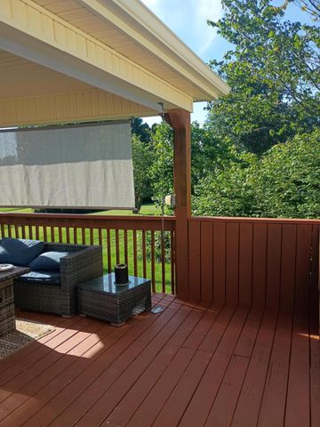 101 Rolling Ridge Drive, Berea, KY 40403
