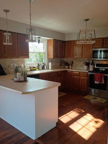 101 Rolling Ridge Drive, Berea, KY 40403