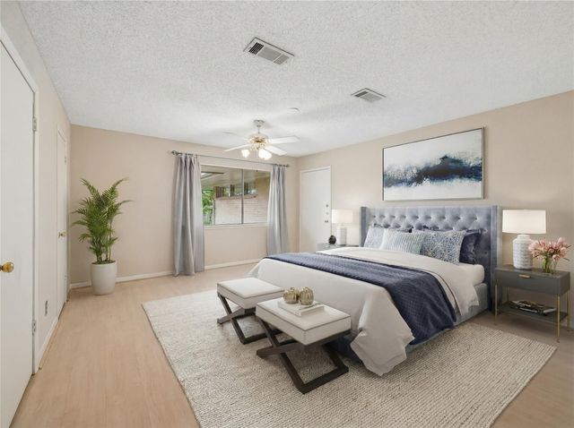 6659 Bayou Glen Road, Houston, TX 77057
