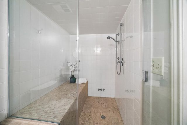 6659 Bayou Glen Road, Houston, TX 77057