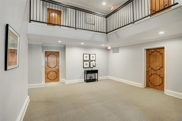 6659 Bayou Glen Road, Houston, TX 77057