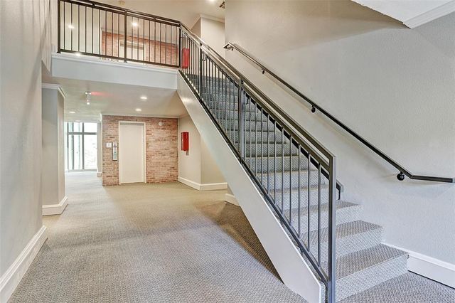 6659 Bayou Glen Road, Houston, TX 77057