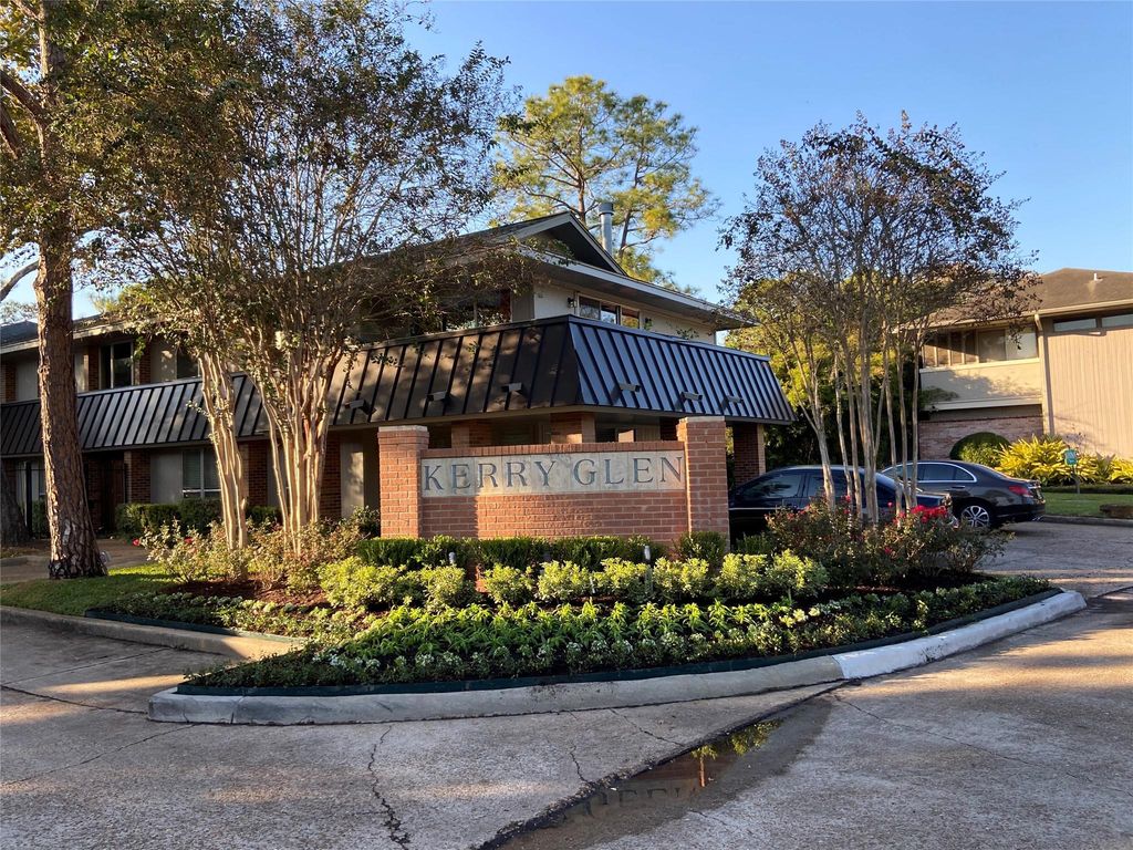 6659 Bayou Glen Road, Houston, TX 77057