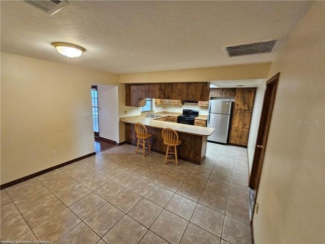 511 ELGIN STREET, Sebring, FL 33875