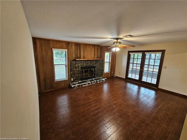 511 ELGIN STREET, Sebring, FL 33875