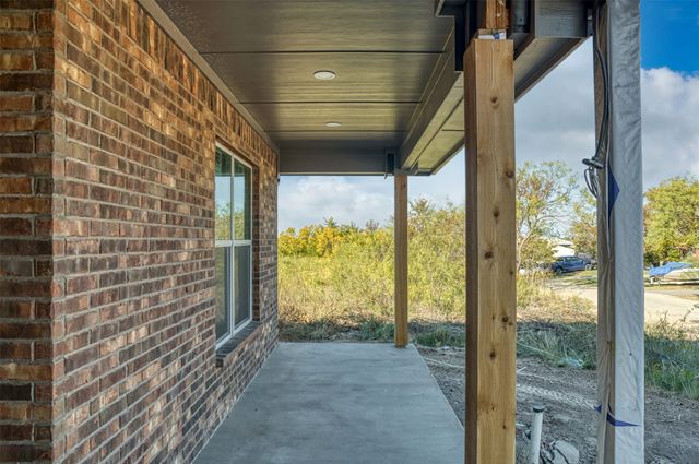 709 Blue Fathom Drive, Runaway Bay, TX 76426