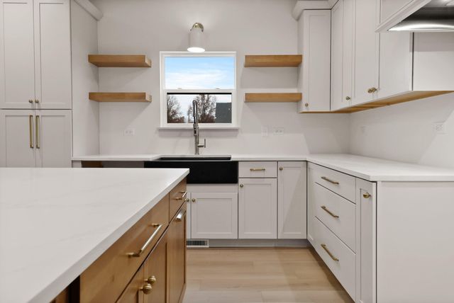 2500 Pradera Trail, Chesterton, IN 46304