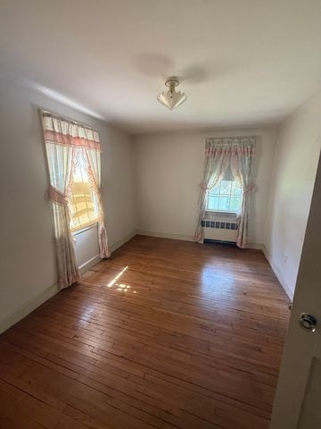 6 Reservoir Park, Needham, MA 02494