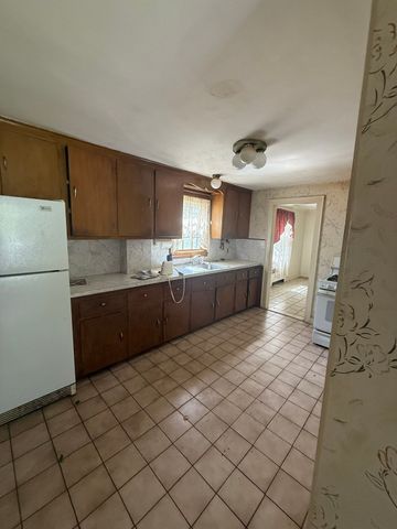 6 Reservoir Park, Needham, MA 02494