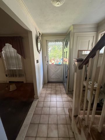 6 Reservoir Park, Needham, MA 02494