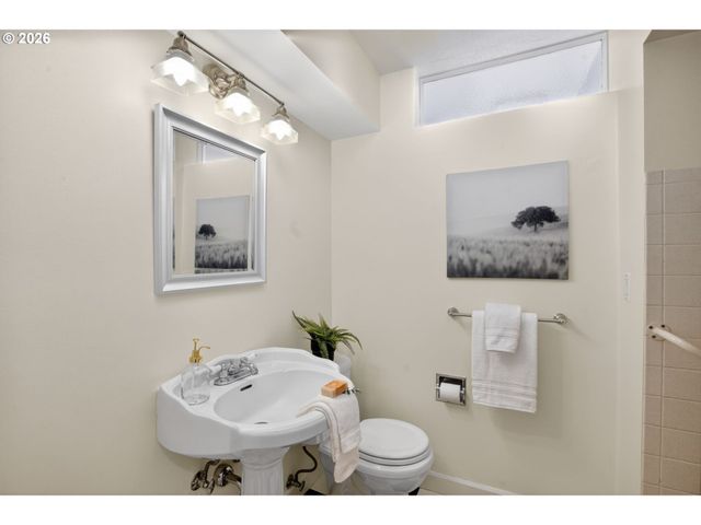 2680 GREENTREE Rd, Lake Oswego, OR 97034
