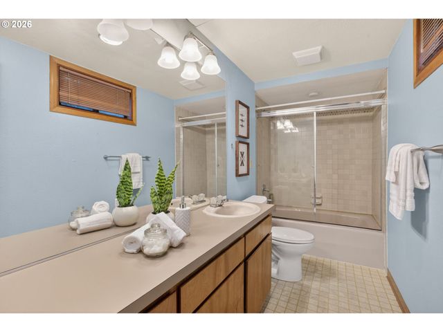 2680 GREENTREE Rd, Lake Oswego, OR 97034
