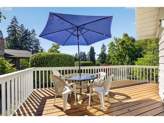 2680 GREENTREE Rd, Lake Oswego, OR 97034