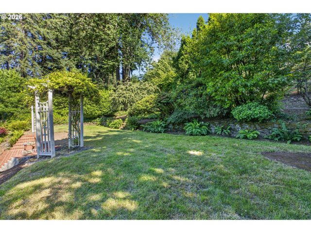 2680 GREENTREE Rd, Lake Oswego, OR 97034