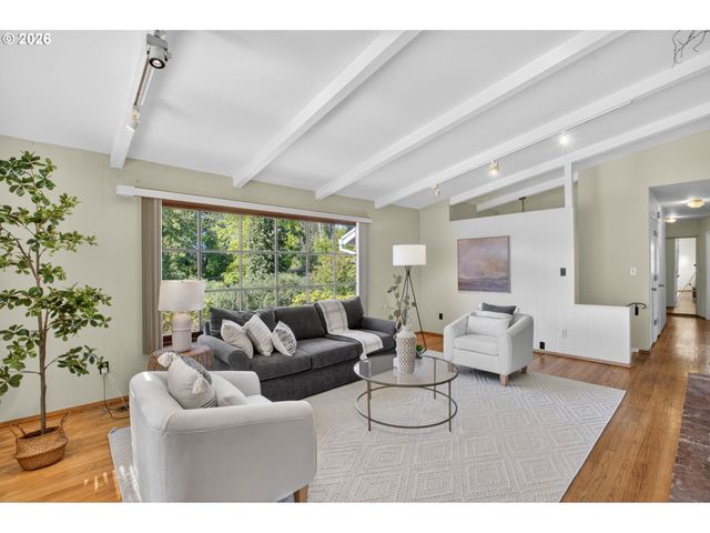 2680 GREENTREE Rd, Lake Oswego, OR 97034