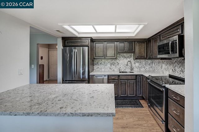 3136 Ptarmigan Dr 5, Walnut Creek, CA 94595