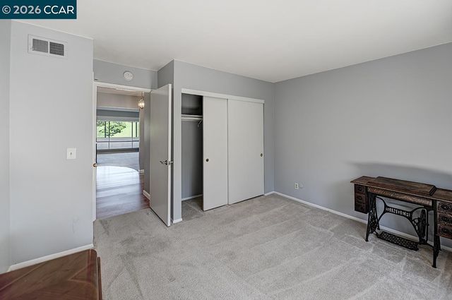 3136 Ptarmigan Dr 5, Walnut Creek, CA 94595