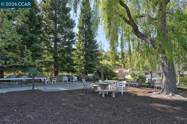 3136 Ptarmigan Dr 5, Walnut Creek, CA 94595