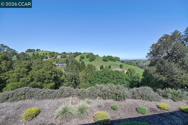 3136 Ptarmigan Dr 5, Walnut Creek, CA 94595