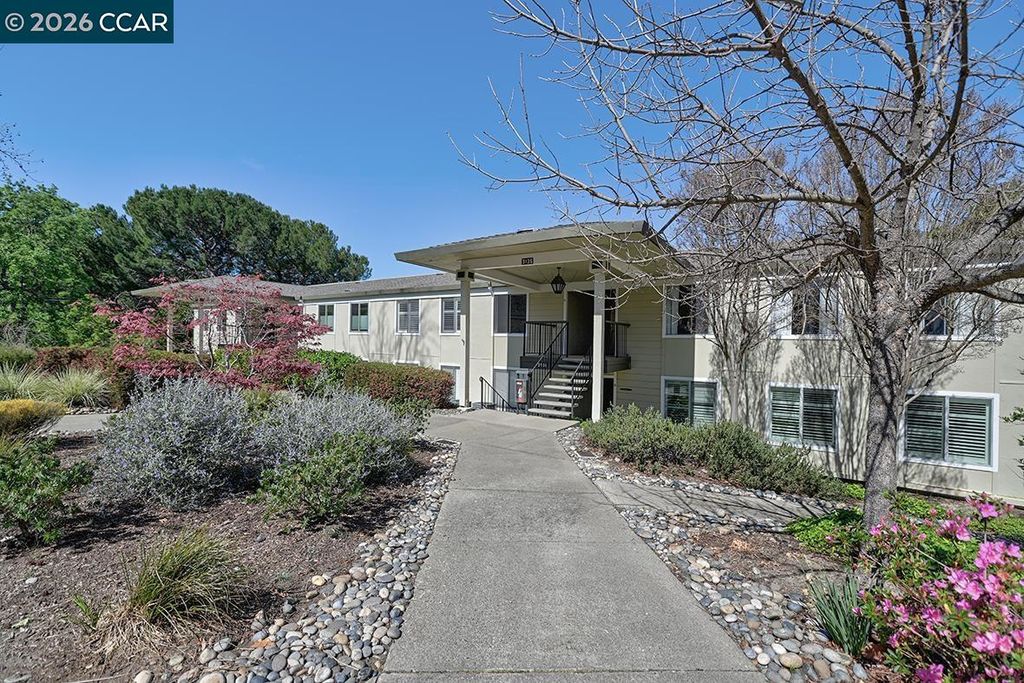 3136 Ptarmigan Dr 5, Walnut Creek, CA 94595