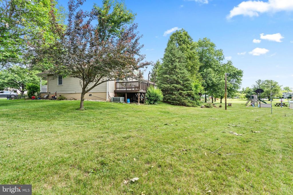 Image 11 of property listing at 14433 HICKSVILLE RD, Clear Spring, MD 21722