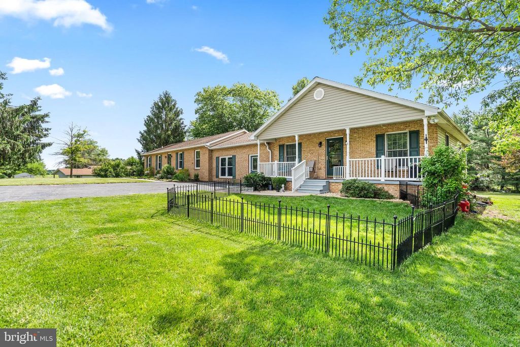 Image 12 of property listing at 14433 HICKSVILLE RD, Clear Spring, MD 21722