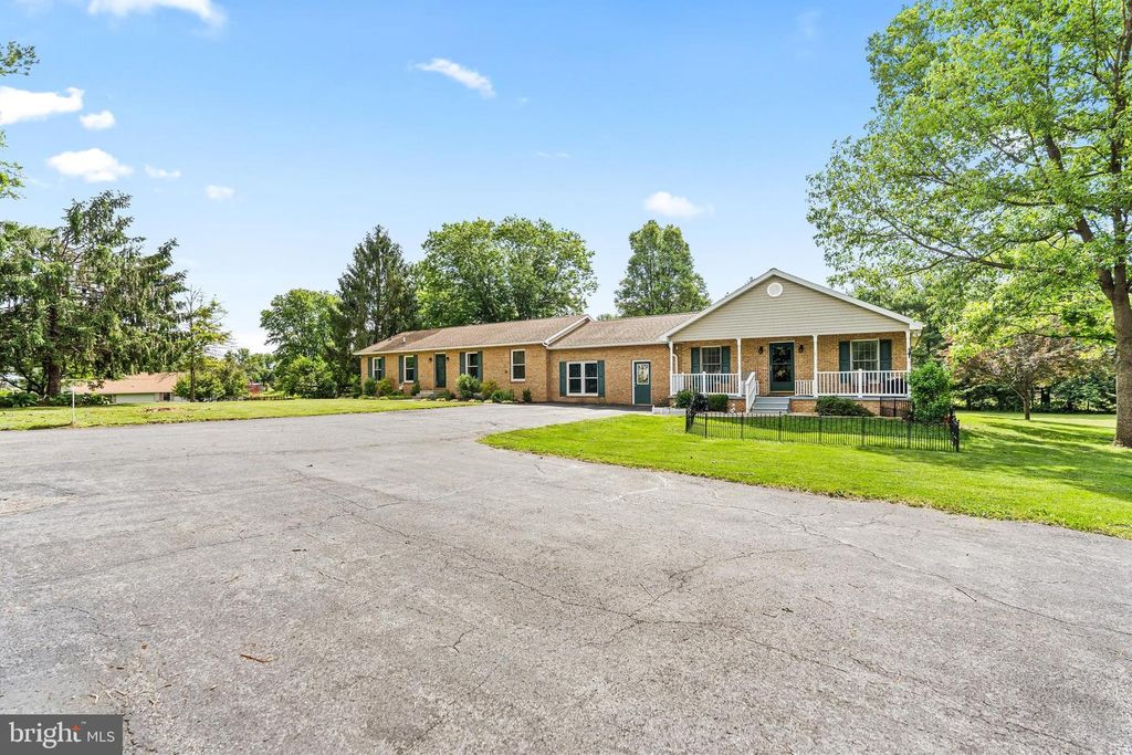 Image 13 of property listing at 14433 HICKSVILLE RD, Clear Spring, MD 21722