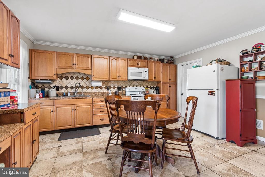 Image 14 of property listing at 14433 HICKSVILLE RD, Clear Spring, MD 21722