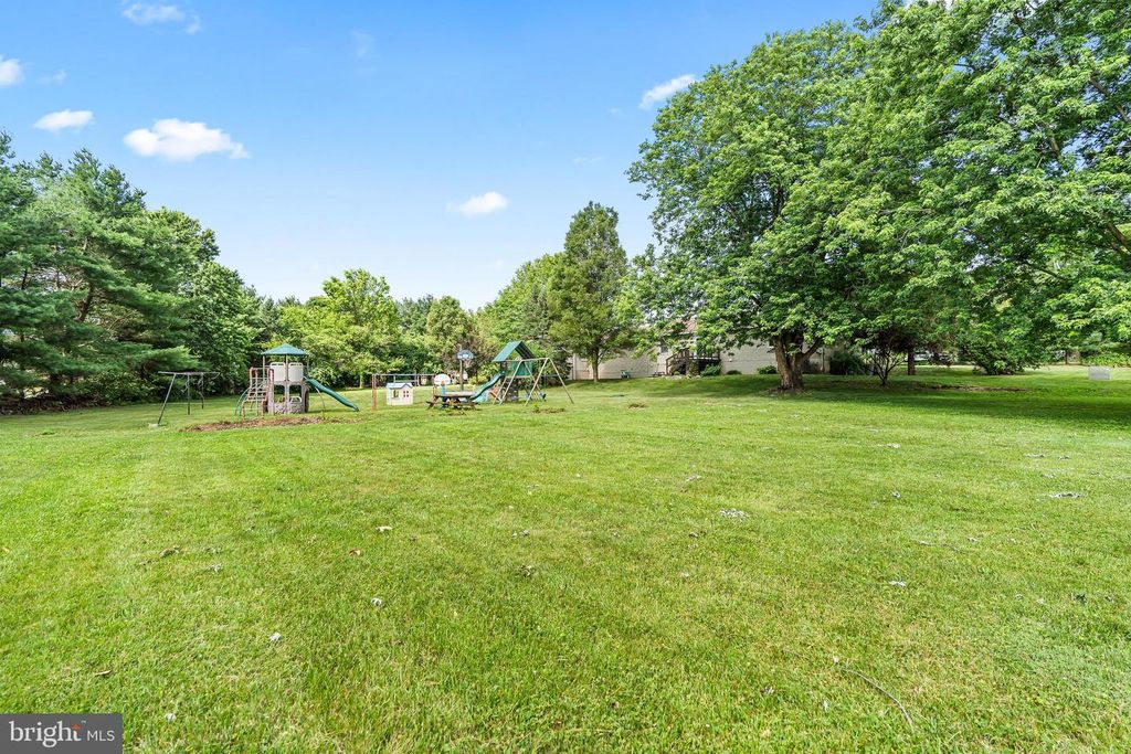 Image 4 of property listing at 14433 HICKSVILLE RD, Clear Spring, MD 21722