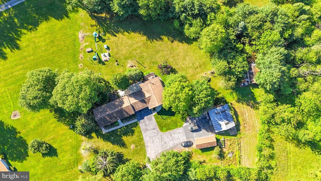 Image 61 of property listing at 14433 HICKSVILLE RD, Clear Spring, MD 21722