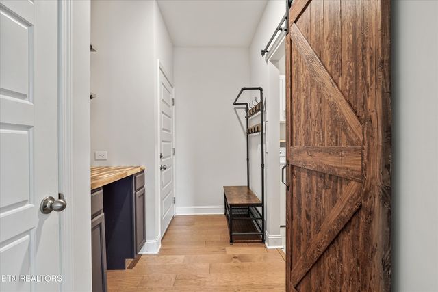 144 E Glenview Drive, Lenoir City, TN 37771