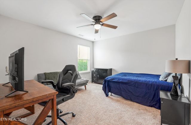 144 E Glenview Drive, Lenoir City, TN 37771