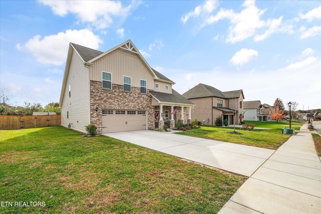 144 E Glenview Drive, Lenoir City, TN 37771