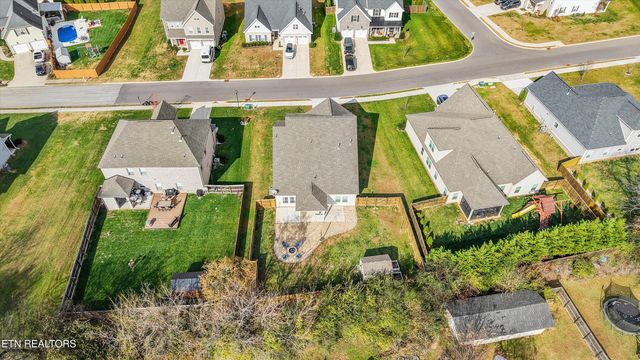 144 E Glenview Drive, Lenoir City, TN 37771