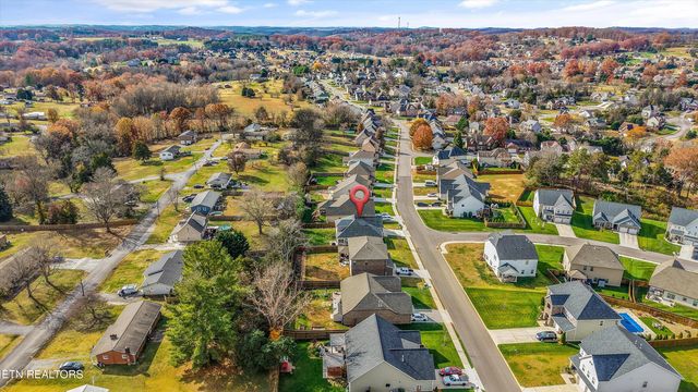 144 E Glenview Drive, Lenoir City, TN 37771