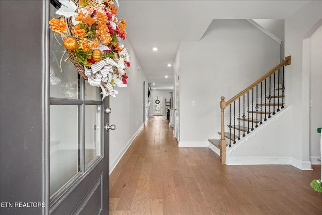 144 E Glenview Drive, Lenoir City, TN 37771