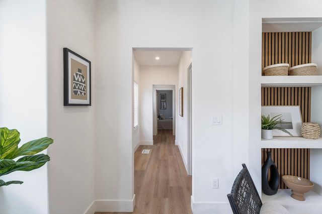 3708 Lyon Ave, Oakland, CA 94601