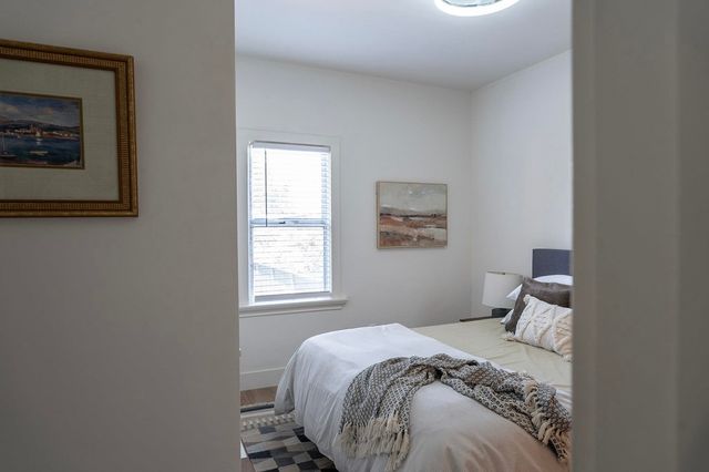 3708 Lyon Ave, Oakland, CA 94601