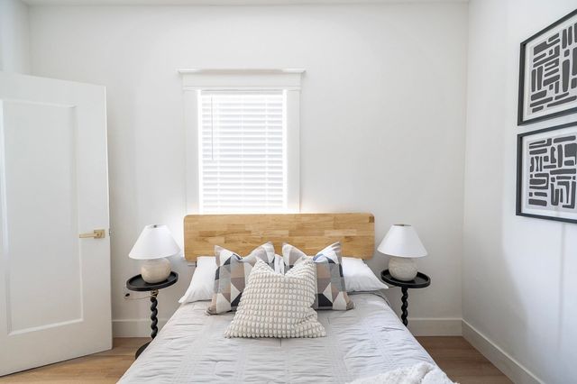 3708 Lyon Ave, Oakland, CA 94601