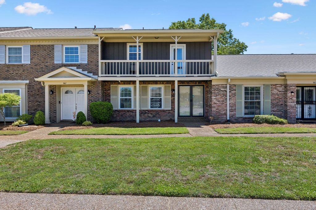 968 Todd Preis Dr, Nashville, TN 37221