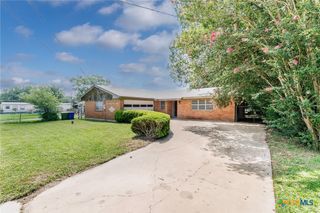 116 E Wallace Street, Gonzales, TX 78629