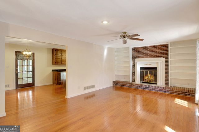 10185 Henry Mill Road, Chattahoochee Hills, GA 30213