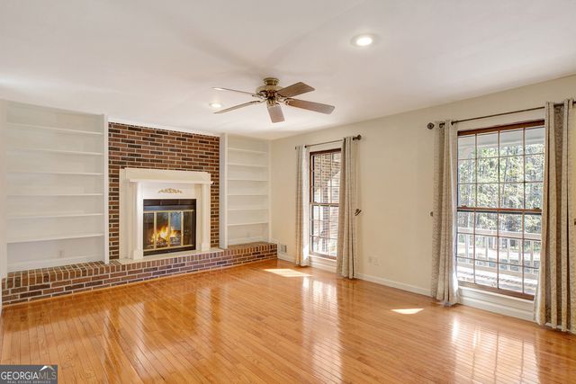 10185 Henry Mill Road, Chattahoochee Hills, GA 30213