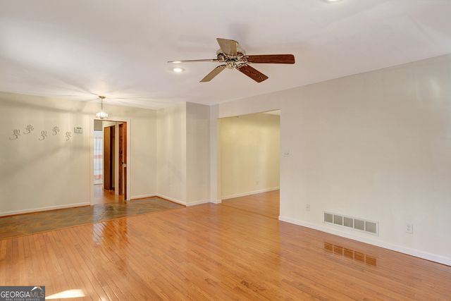 10185 Henry Mill Road, Chattahoochee Hills, GA 30213