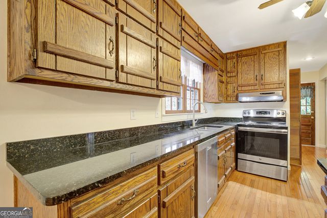 10185 Henry Mill Road, Chattahoochee Hills, GA 30213