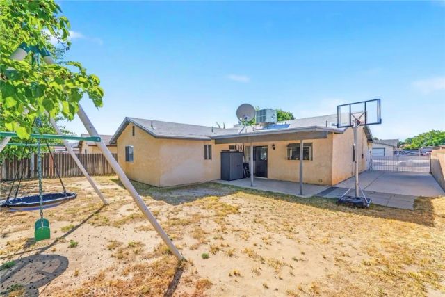 1123 Herzel Avenue, Lancaster, CA 93535