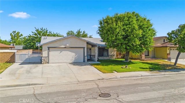 1123 Herzel Avenue, Lancaster, CA 93535