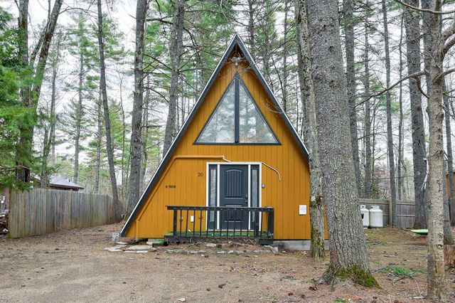 20 Lake Pines Circle, Conway, NH 03818