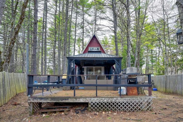 20 Lake Pines Circle, Conway, NH 03818